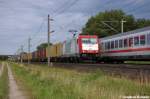 185 598-0 ITL Eisenbahn GmbH mit einem Containerzug bei Rathenow und fuhr in Richtung Stendal weiter.