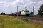 185 543-6 Captrain Deutschland GmbH fr ITL - Eisenbahngesellschaft mbH mit einem Kesselzug  Umweltgefhrdender Stoff, flssig  in Vietznitz und fuhr in Richtung Nauen weiter. 02.07.2013