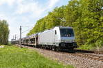 186 366-1 HSL Logistik GmbH mit einem Autotransportzug in Nennhausen und fuhr weiter in Richtung Wustermark. 08.05.2020