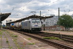 186 455-2 Railpool GmbH für METRANS Rail s.r.o. mit einem Containerzug in Magdeburg-Neustadt und fuhr weiter in Richtung Biederitz. Netten Gruß an den Tf! 01.07.2016