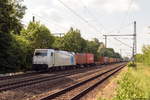 186 430-5 Railpool GmbH für METRANS Rail s.r.o. mit einem Containerzug in Friesack und fuhr weiter in Richtung Nauen. 05.06.2018
