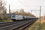 187 305-8 Railpool GmbH für ecco rail GmbH mit einem Getreidezug in Friesack und fuhr weiter in Richtung Nauen. Am Zugende hing die 187 313-2. 30.03.2019