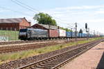 ES 64 F4 - 459 (189 459-1) MRCE Dispolok GmbH für DB Cargo mit einem Containerzug in Großwudicke und fuhr weiter in Richtung Stendal.