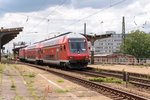 RE14 (RE 17737) von Magdeburg Hbf nach Dessau Hbf in Magdeburg-Neustadt und geschoben hatte die 114 004-5. 01.07.2016