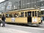 Tw 5984 kurz vor der Abfahrt am S-Bhf.