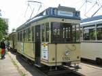 T24/B24 Zug in der Wendeschleife Wuhletalstrasse in Marzahn, Berlin 14.6.2009