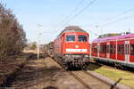 232 528-0 DB Cargo mit einem Militärzug in Demker und fuhr weiter in Richtung Magdeburg.