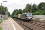 X4 E - 867 (193 867-9) MRCE - Mitsui Rail Capital Europe GmbH für DB Schenker Rail Deutschland AG mit einem Containerzug in Bienenbüttel und fuhr weiter in Richtung Uelzen. 04.09.2015