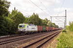 193 785-3 ITL - Eisenbahngesellschaft mbH mit einem Containerzug in Friesack und fuhr weiter in Richtung Nauen.