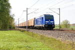 246 049-2 PRESS (246 011-1) mit einem leeren Hackschnittzelzug in Nennhausen und fuhr weiter in Richtung Wustermark.